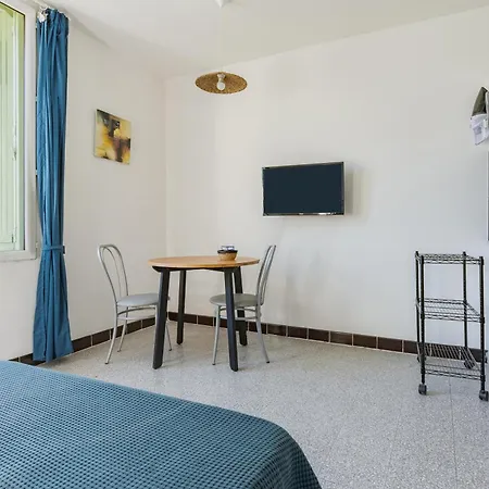 Apartment Vaste De 22 M Centre -n1 *